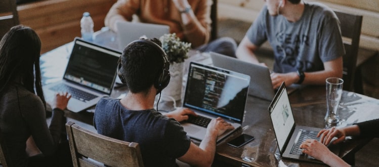 Аутстаффинг IT специалистов и команд